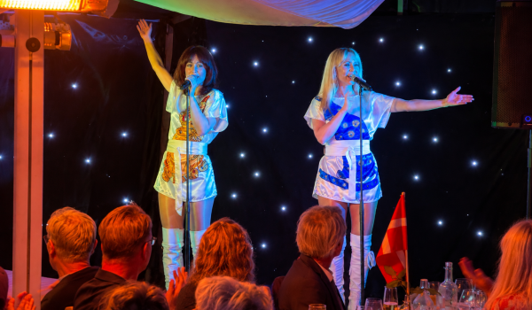 ABBA Girls tilbage på Sandvad Sognegaard